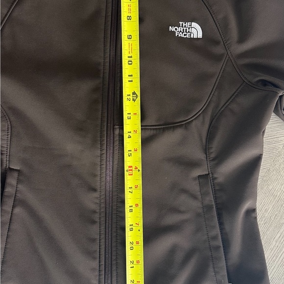 Women’s chocolate brown North Face lightweight jacket with mock neck - Picture 9 of 10